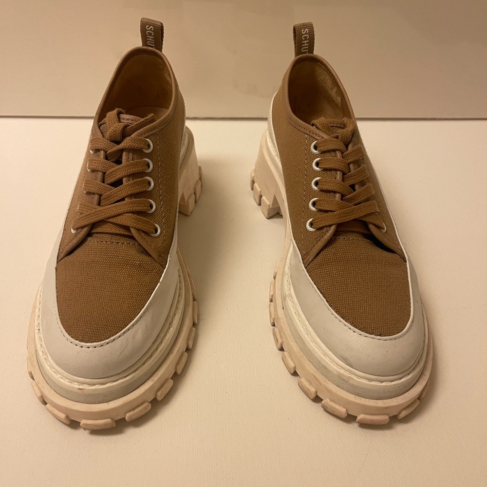 Schutz moon shoes 7.5